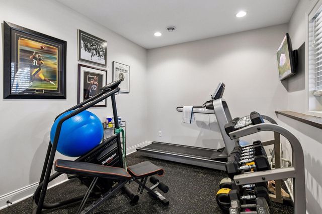 9264 Hawkcrest Court, Chanhassen, MN 55317