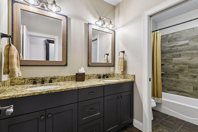 9264 Hawkcrest Court, Chanhassen, MN 55317