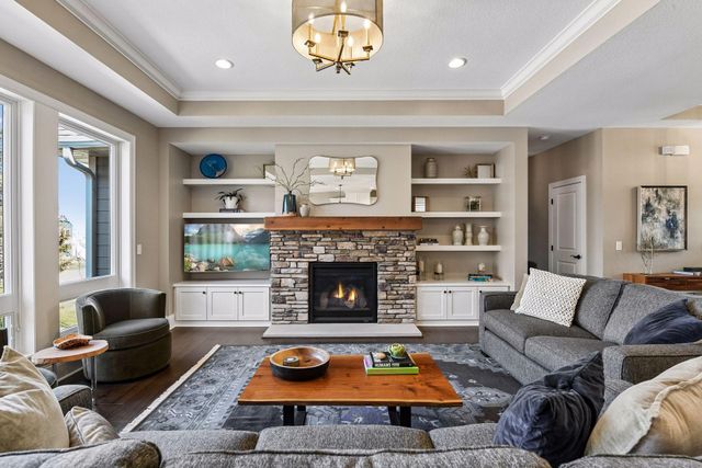 9264 Hawkcrest Court, Chanhassen, MN 55317