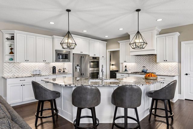 9264 Hawkcrest Court, Chanhassen, MN 55317