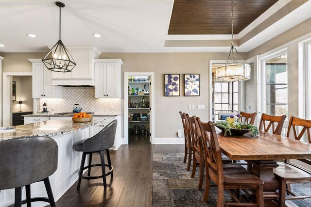 9264 Hawkcrest Court, Chanhassen, MN 55317