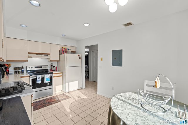 158 Seaside Avenue C, Stamford, CT 06902