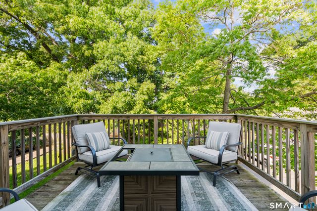 158 Seaside Avenue C, Stamford, CT 06902