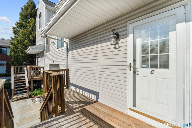 158 Seaside Avenue C, Stamford, CT 06902