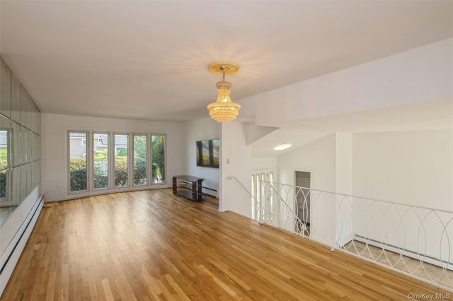 258 Aster Street, Massapequa Park, NY 11762