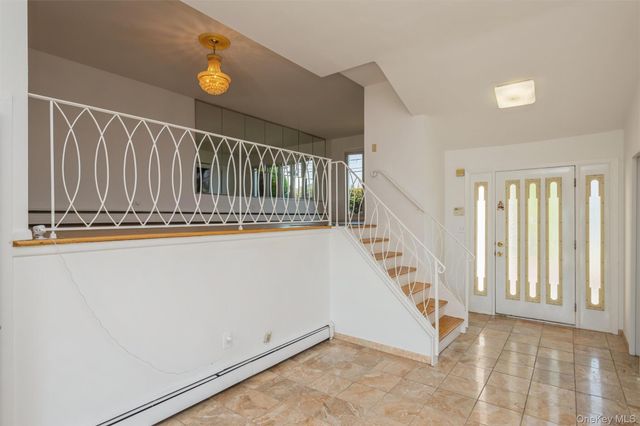 258 Aster Street, Massapequa Park, NY 11762