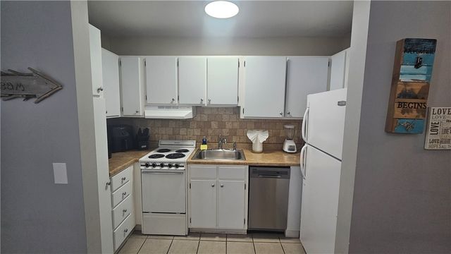 1500 Demere Drive B3, St Simons Island, GA 31522