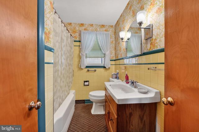 228 E GAUL ST, Wernersville, PA 19565