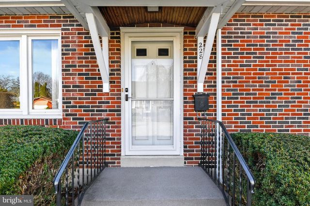 228 E GAUL ST, Wernersville, PA 19565