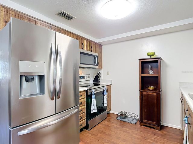 38945 18TH AVENUE, Zephyrhills, FL 33542