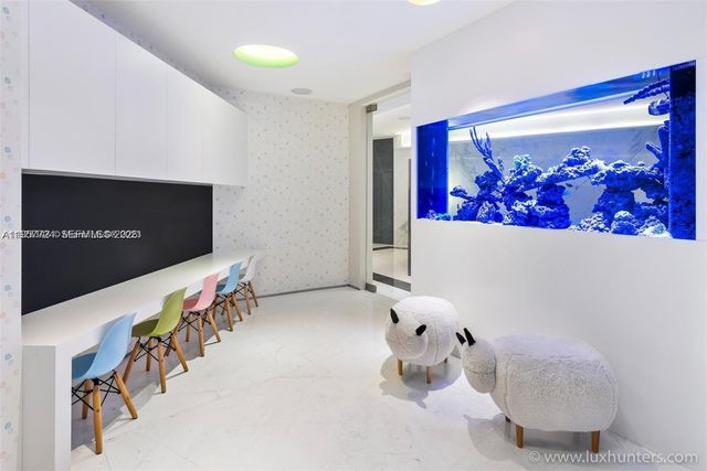 300 S Pointe Dr 605, Miami Beach, FL 33139