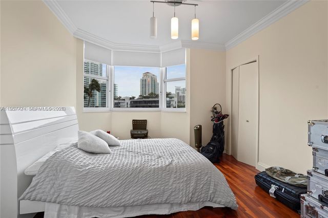 300 S Pointe Dr 605, Miami Beach, FL 33139