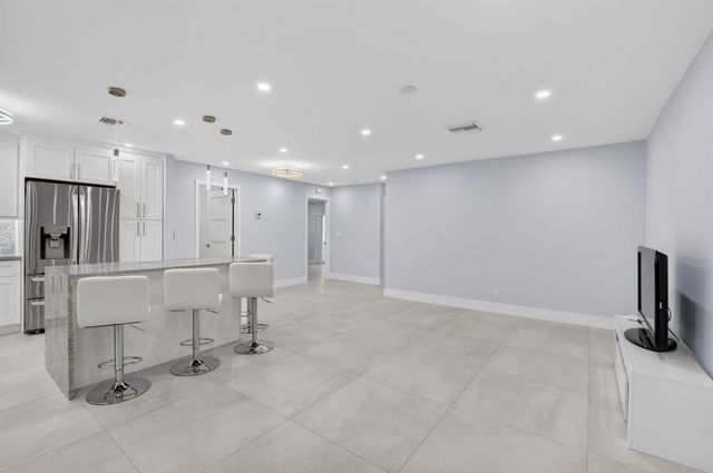 6049 Vía Diana, Delray Beach, FL 33484
