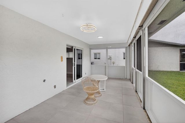 6049 Vía Diana, Delray Beach, FL 33484
