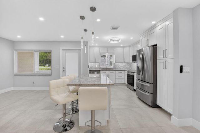 6049 Vía Diana, Delray Beach, FL 33484