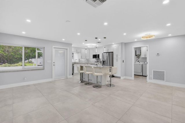 6049 Vía Diana, Delray Beach, FL 33484