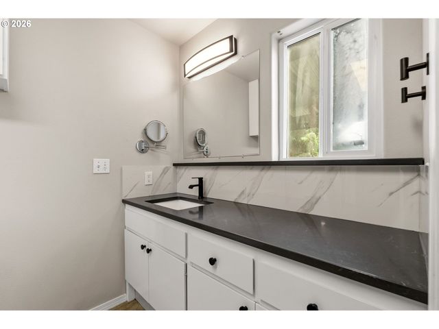 2867 MAESNER St, Eugene, OR 97404