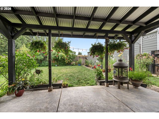 2867 MAESNER St, Eugene, OR 97404