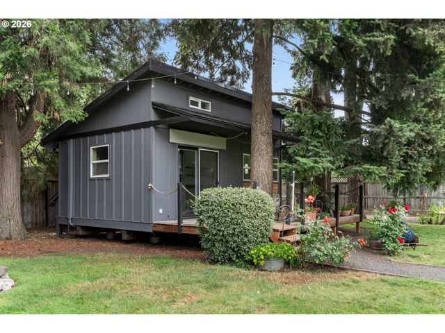 2867 MAESNER St, Eugene, OR 97404