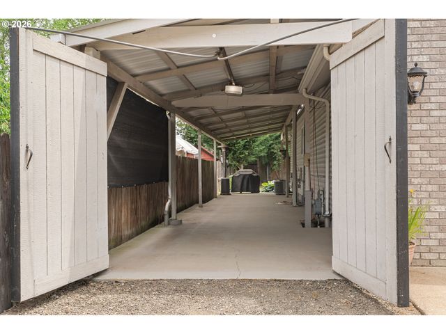 2867 MAESNER St, Eugene, OR 97404