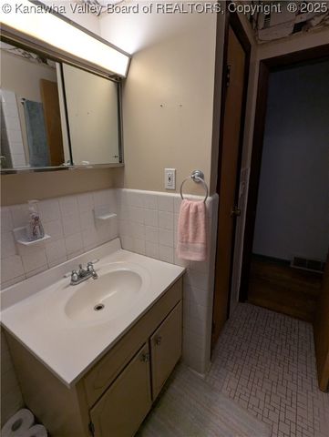 1501 Susan Road, South Charleston, WV 25303