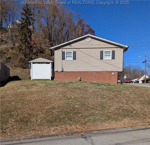 1501 Susan Road, South Charleston, WV 25303
