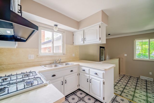 14557 Michigan Boulevard, Allen Park, MI 48101