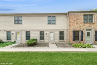 1841 SESSIONS WALK Drive 1841, Hoffman Estates, IL 60169