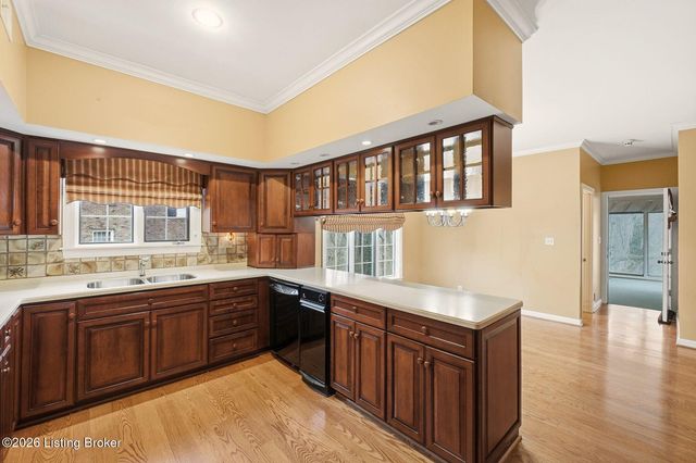 5224 Moccasin Trail, Louisville, KY 40207