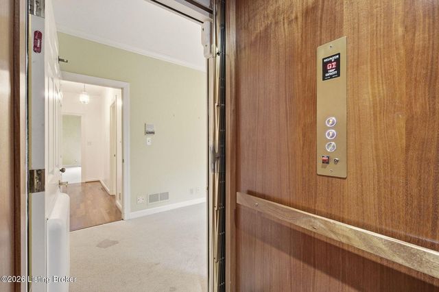 5224 Moccasin Trail, Louisville, KY 40207