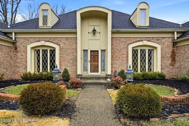 5224 Moccasin Trail, Louisville, KY 40207