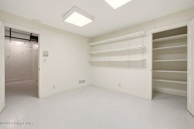 5224 Moccasin Trail, Louisville, KY 40207