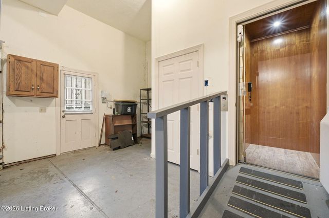 5224 Moccasin Trail, Louisville, KY 40207