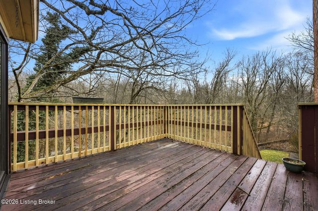 5224 Moccasin Trail, Louisville, KY 40207