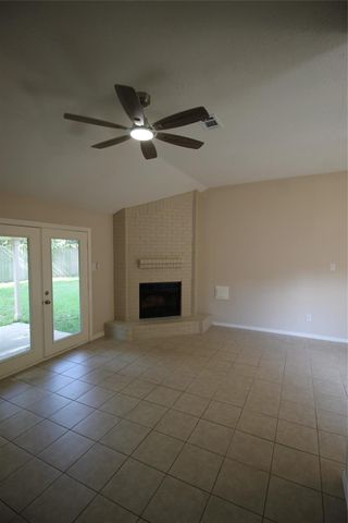 1006 Stoneleigh Court, Tomball, TX 77375