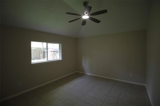 1006 Stoneleigh Court, Tomball, TX 77375