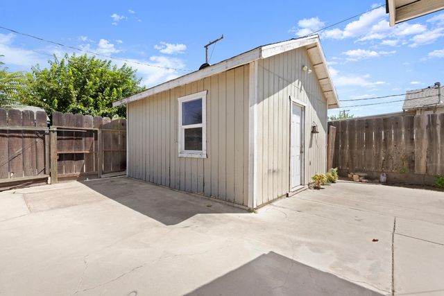 2100 3rd St, Hughson, CA 95326