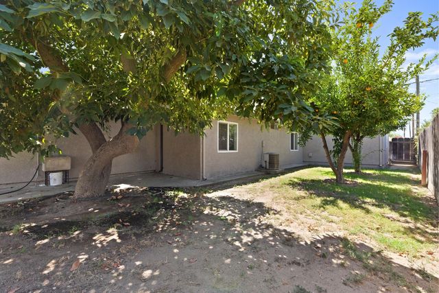 2100 3rd St, Hughson, CA 95326