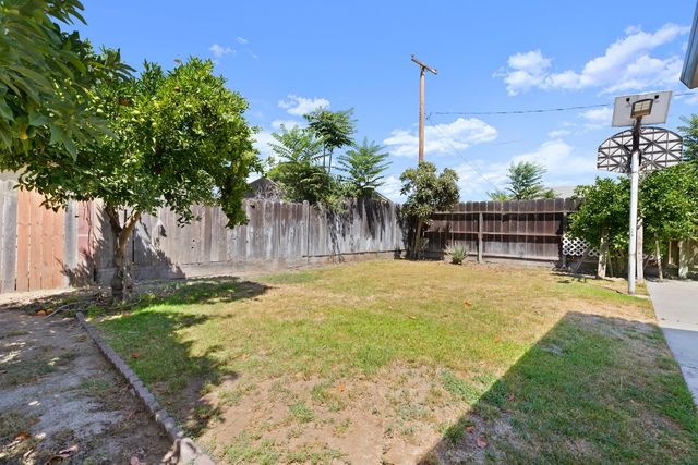 2100 3rd St, Hughson, CA 95326