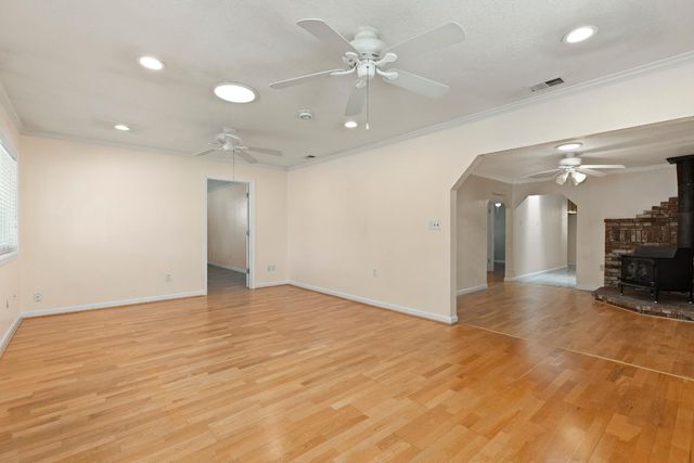 2100 3rd St, Hughson, CA 95326