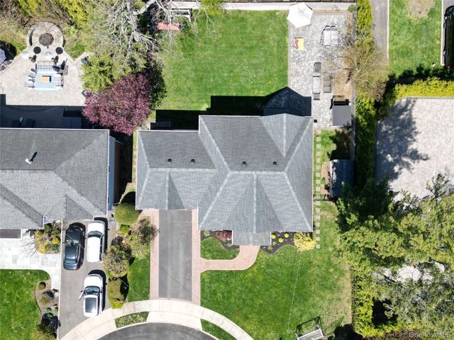 1989 Carman Court, Merrick, NY 11566