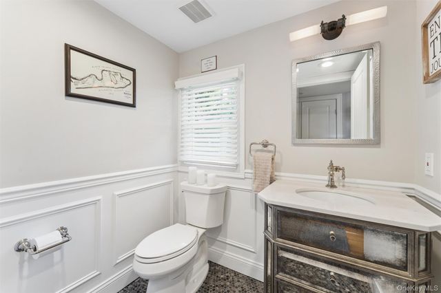 1989 Carman Court, Merrick, NY 11566