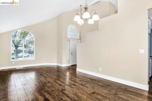 5041 Claremont Ct, Oakley, CA 94561