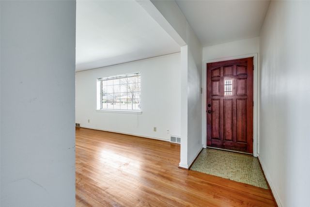 11062 Milhof Drive, Dallas, TX 75228