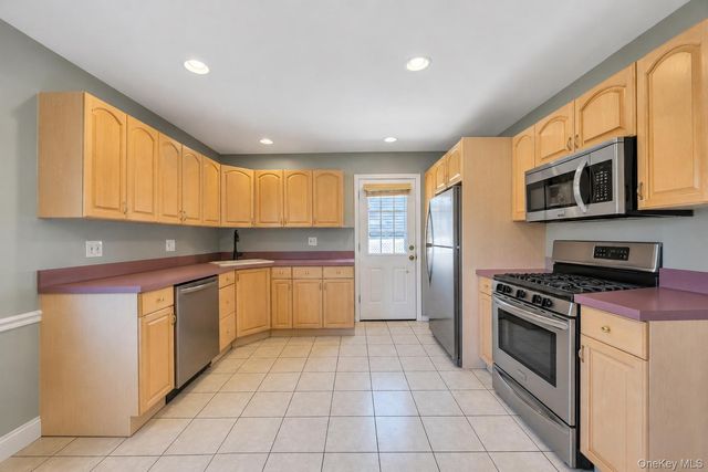 112 Washington Street, Farmingdale, NY 11735
