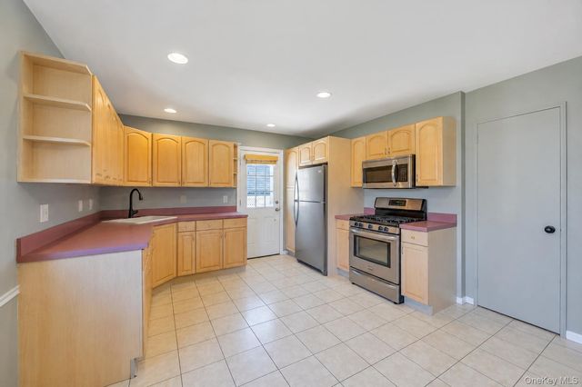 112 Washington Street, Farmingdale, NY 11735
