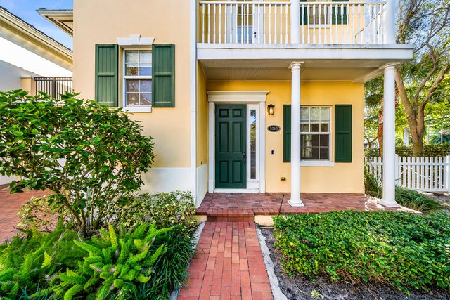 1063 E Heritage Club Circle, Delray Beach, FL 33483