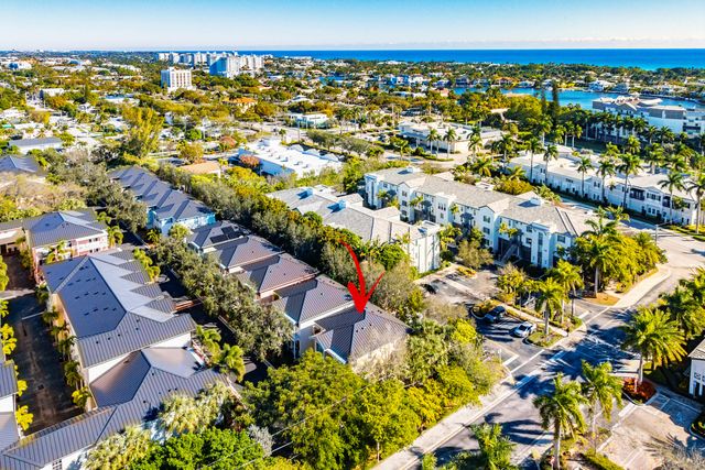 1063 E Heritage Club Circle, Delray Beach, FL 33483