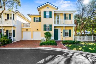 1063 E Heritage Club Circle, Delray Beach, FL 33483