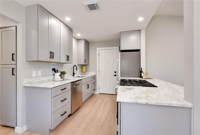 803 Kavanagh DR, Austin, TX 78748